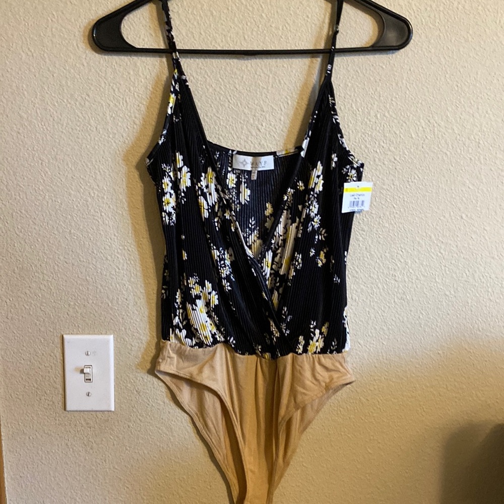 NWT WAYF floral bodysuit size XS